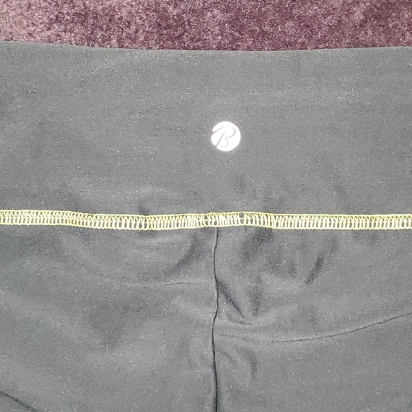 Cropped Color Block Leggins - Picture 5 of 5